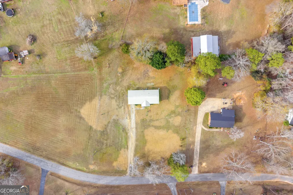 1621 Dickerson RD Elberton, GA 30635