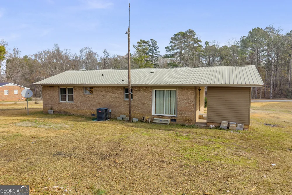 1621 Dickerson RD Elberton, GA 30635