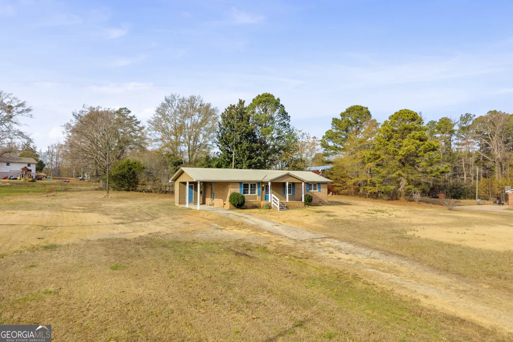 1621 Dickerson RD Elberton, GA 30635