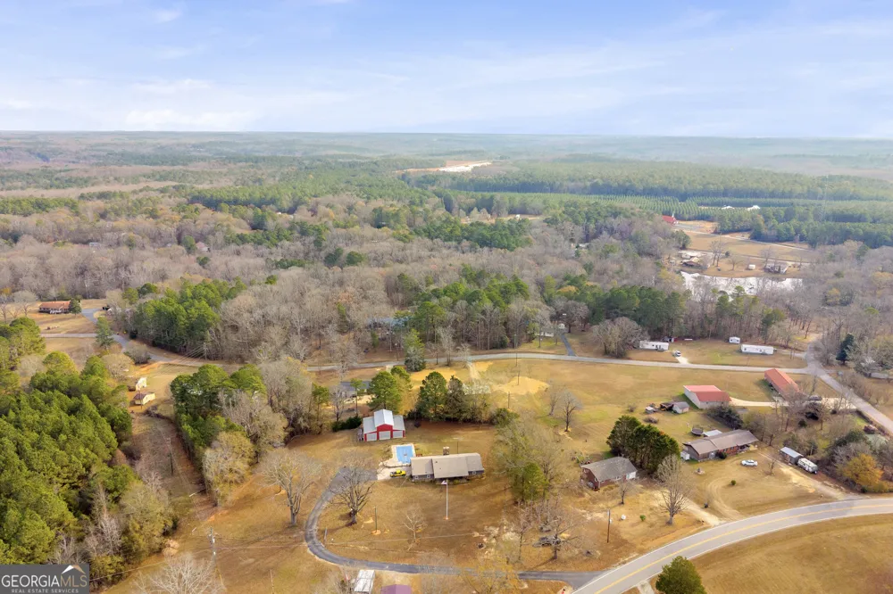 1621 Dickerson RD Elberton, GA 30635