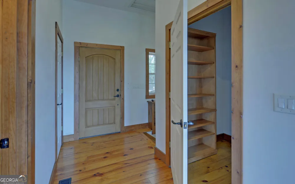 990 Hickory Nut MTN Tallulah Falls, GA 30573