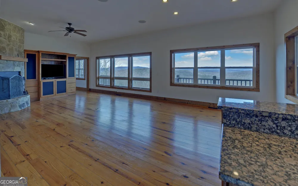 990 Hickory Nut MTN Tallulah Falls, GA 30573
