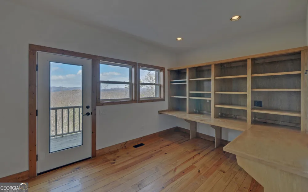 990 Hickory Nut MTN Tallulah Falls, GA 30573