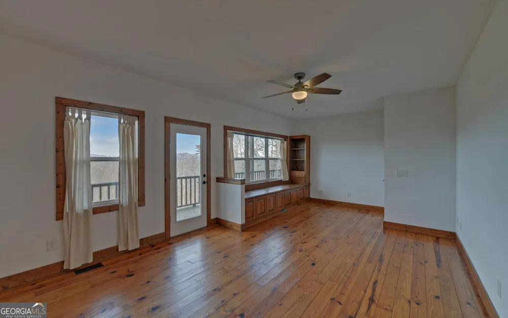 990 Hickory Nut MTN Tallulah Falls, GA 30573