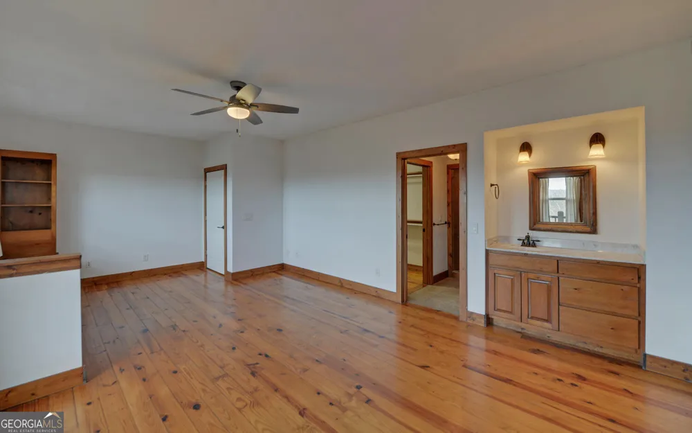 990 Hickory Nut MTN Tallulah Falls, GA 30573