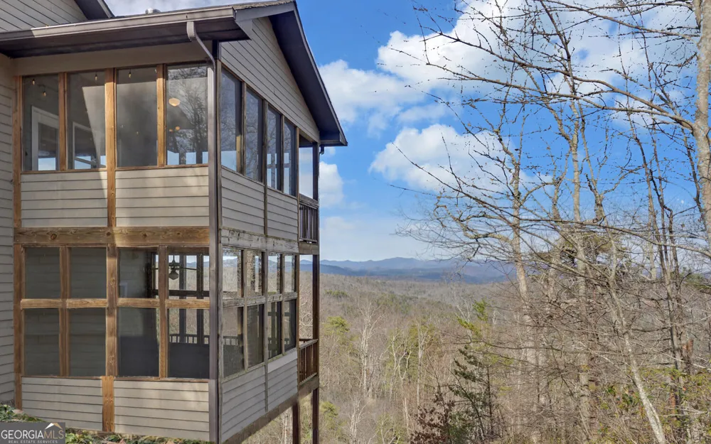 990 Hickory Nut MTN Tallulah Falls, GA 30573