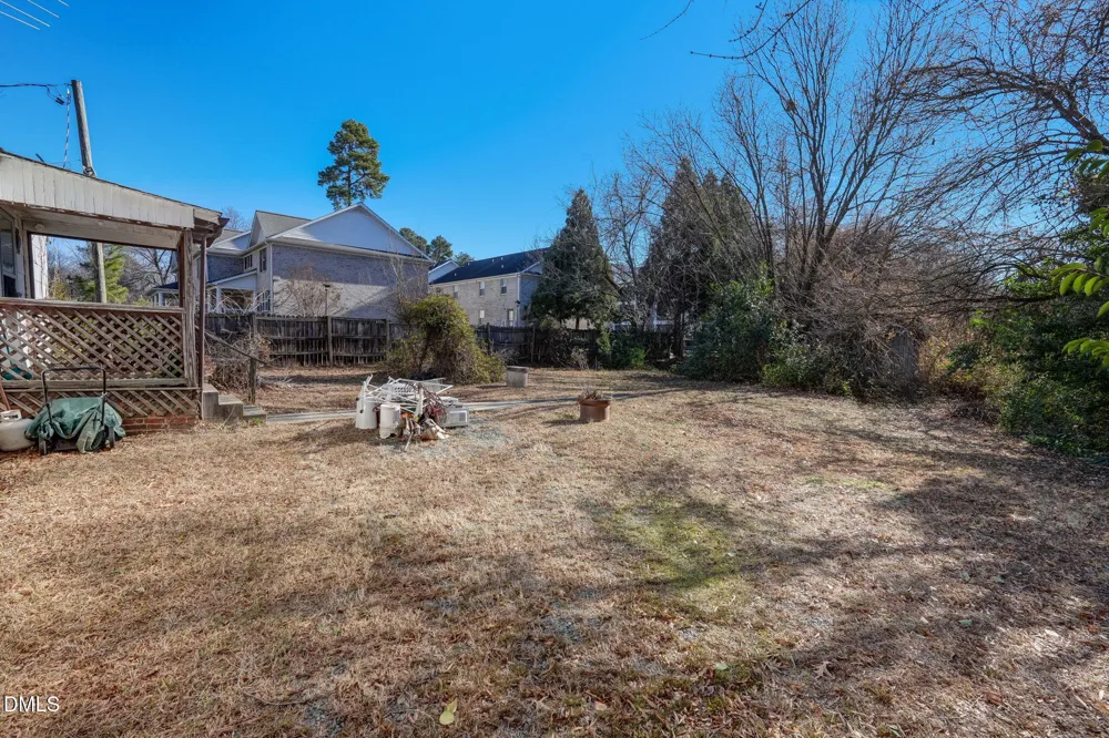 805 E Haggard Avenue Elon, NC 27244