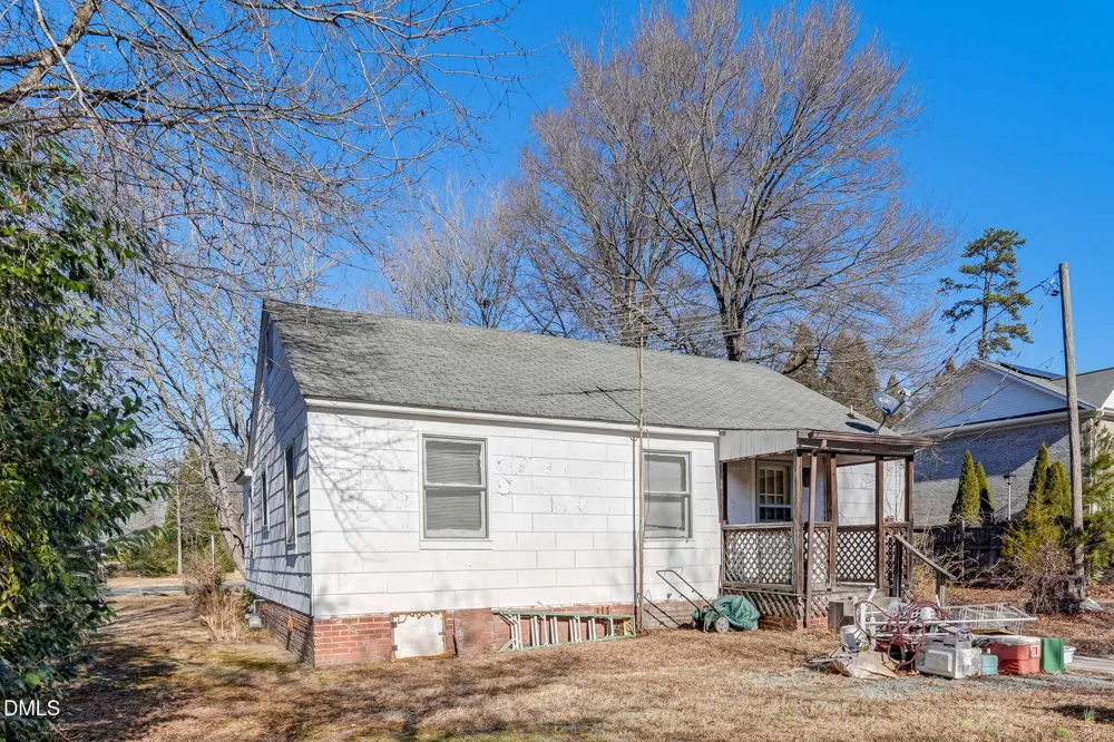 805 E Haggard Avenue Elon, NC 27244