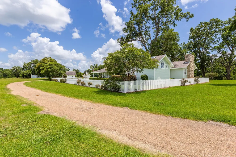2908 Robichaux Road Pattison, TX 77423