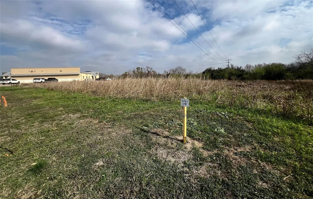 44 East Avenue Schulenburg, TX 78956