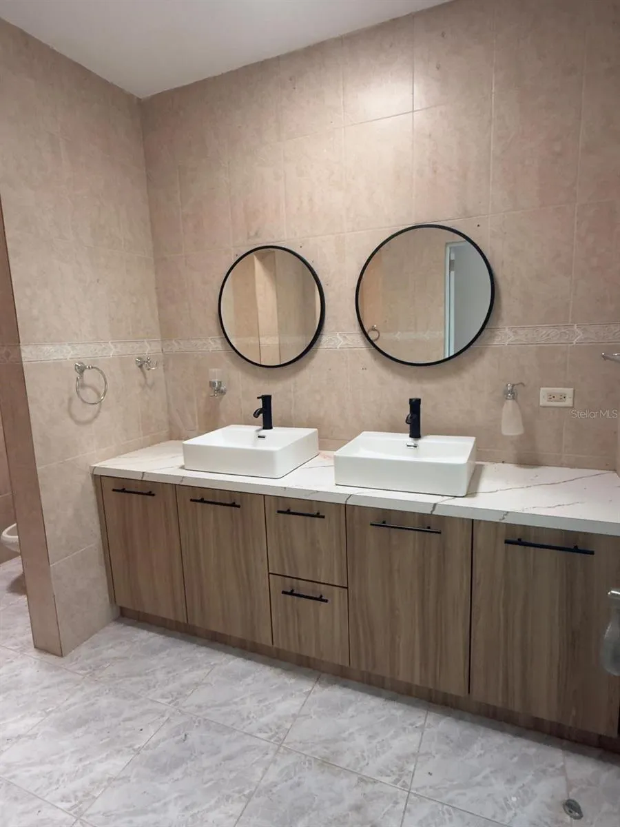 763 SAN SALVADOR Caguas, PR 00725