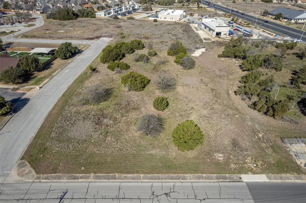 130 Woodlake Drive Georgetown, TX 78633