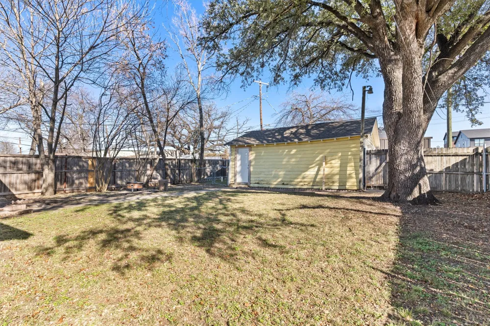 2739 Livingston Avenue Fort Worth, TX 76110