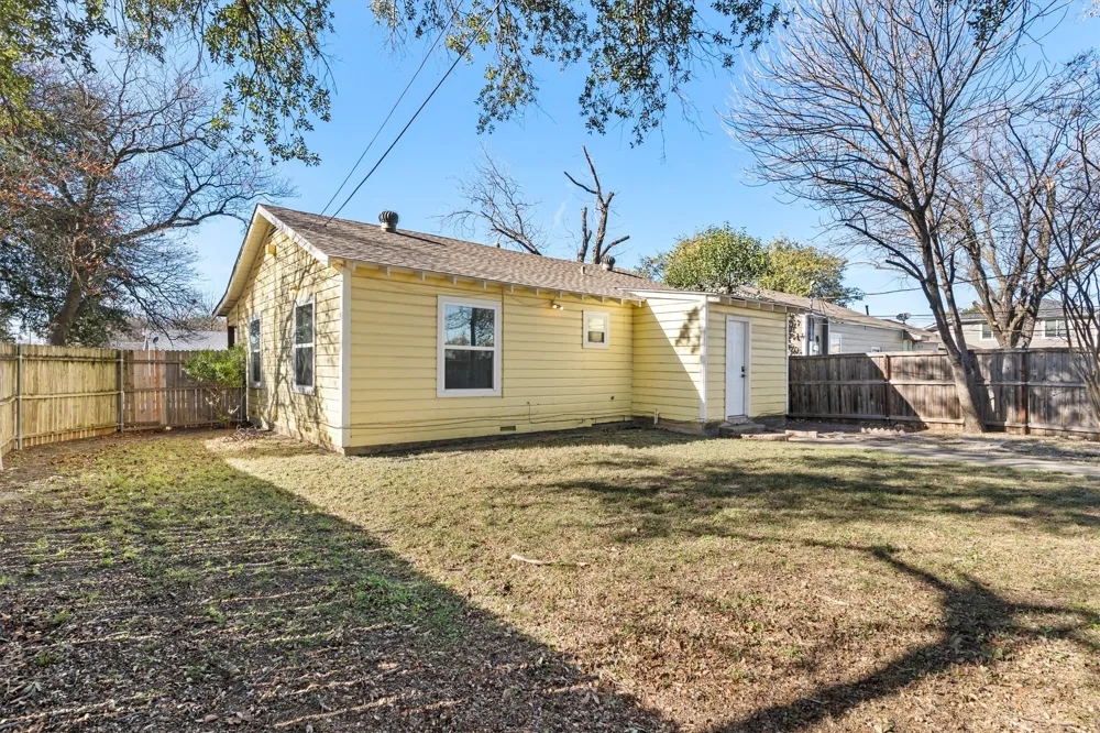 2739 Livingston Avenue Fort Worth, TX 76110