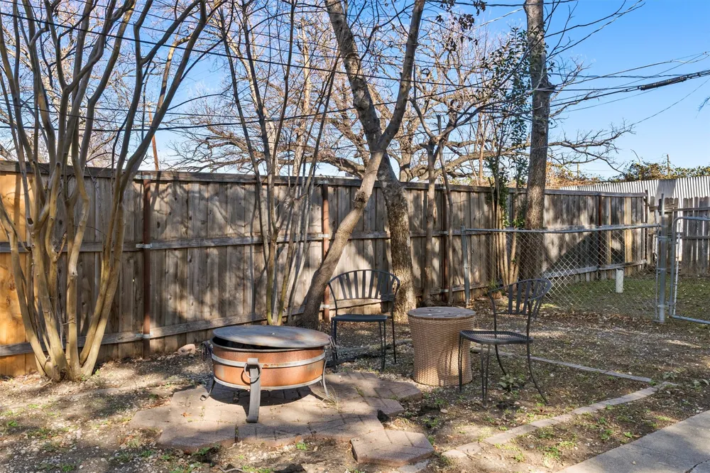 2739 Livingston Avenue Fort Worth, TX 76110