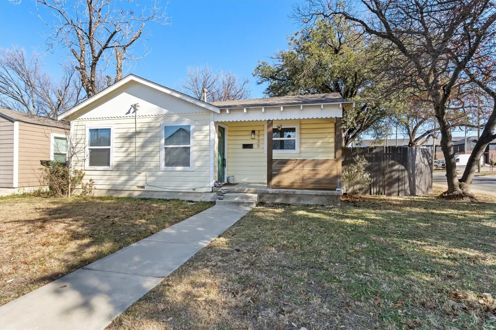2739 Livingston Avenue Fort Worth, TX 76110