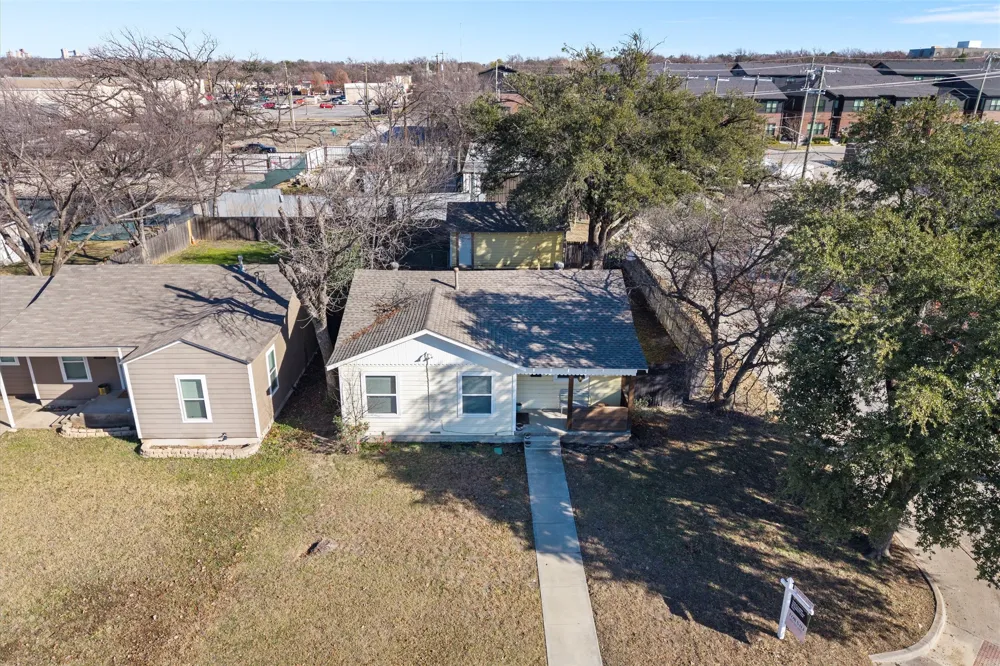 2739 Livingston Avenue Fort Worth, TX 76110