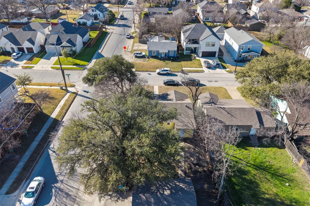 2739 Livingston Avenue Fort Worth, TX 76110