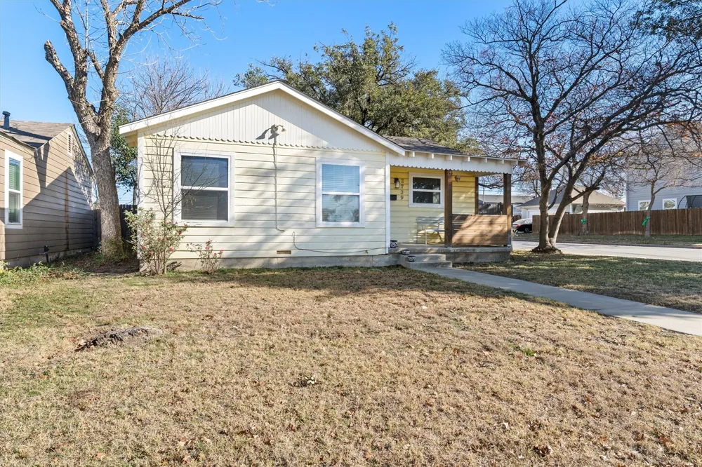 2739 Livingston Avenue Fort Worth, TX 76110