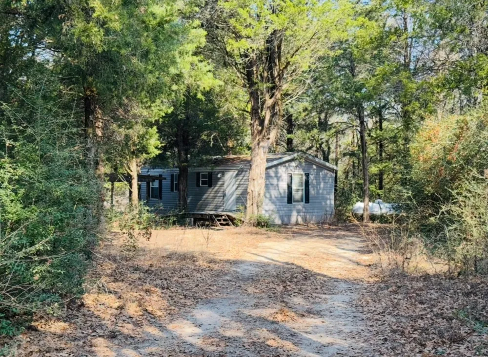 1575 County Road B Road Lexington, TX 78947