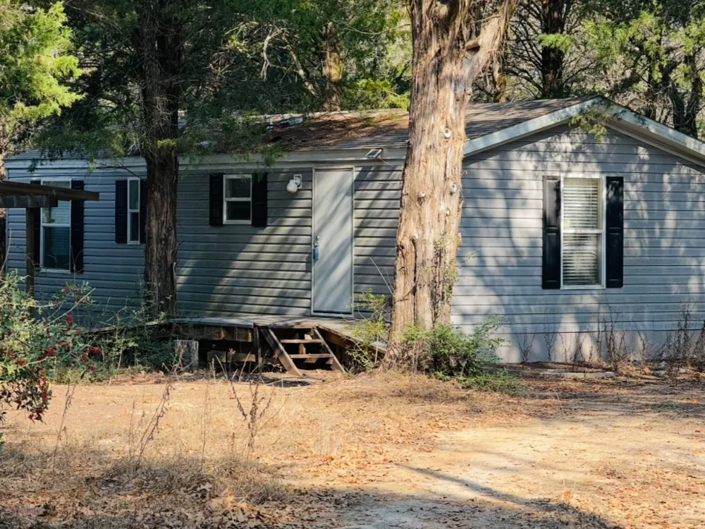 1575 County Road B Road Lexington, TX 78947