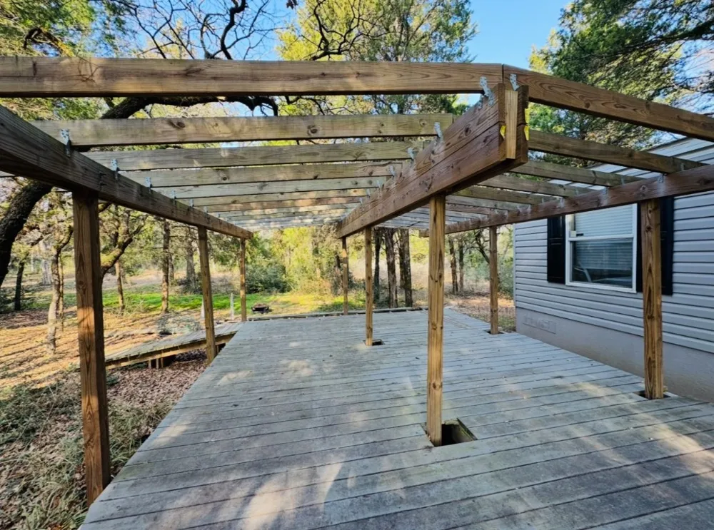 1575 County Road B Road Lexington, TX 78947