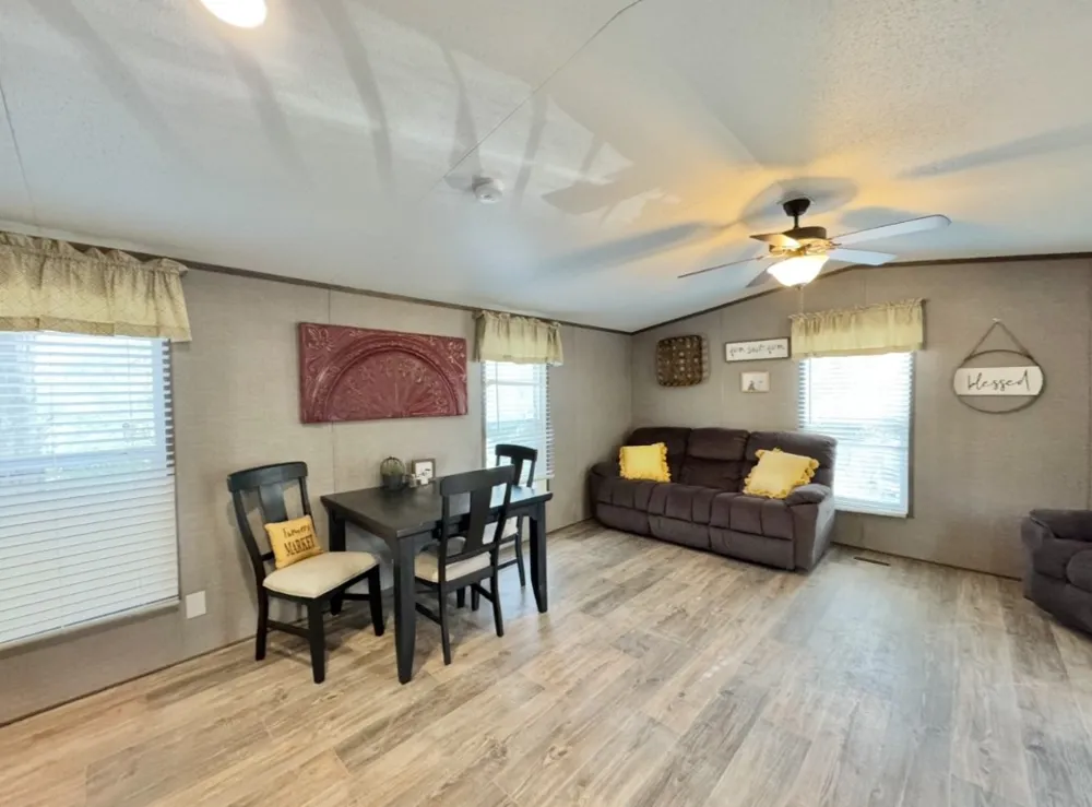 1575 County Road B Road Lexington, TX 78947