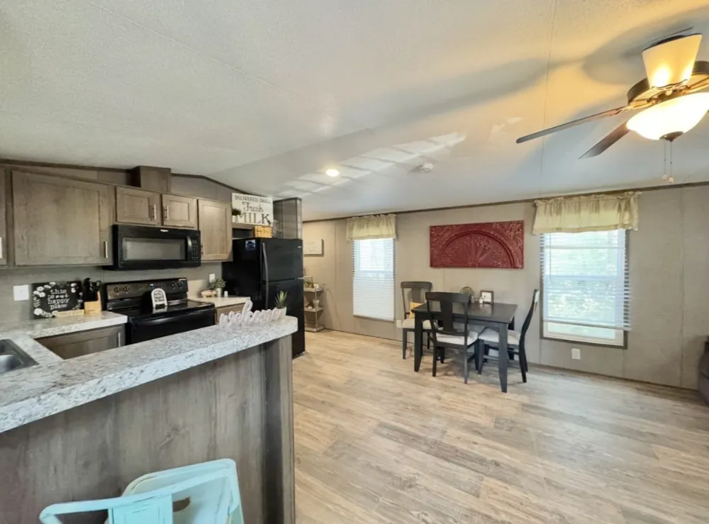 1575 County Road B Road Lexington, TX 78947