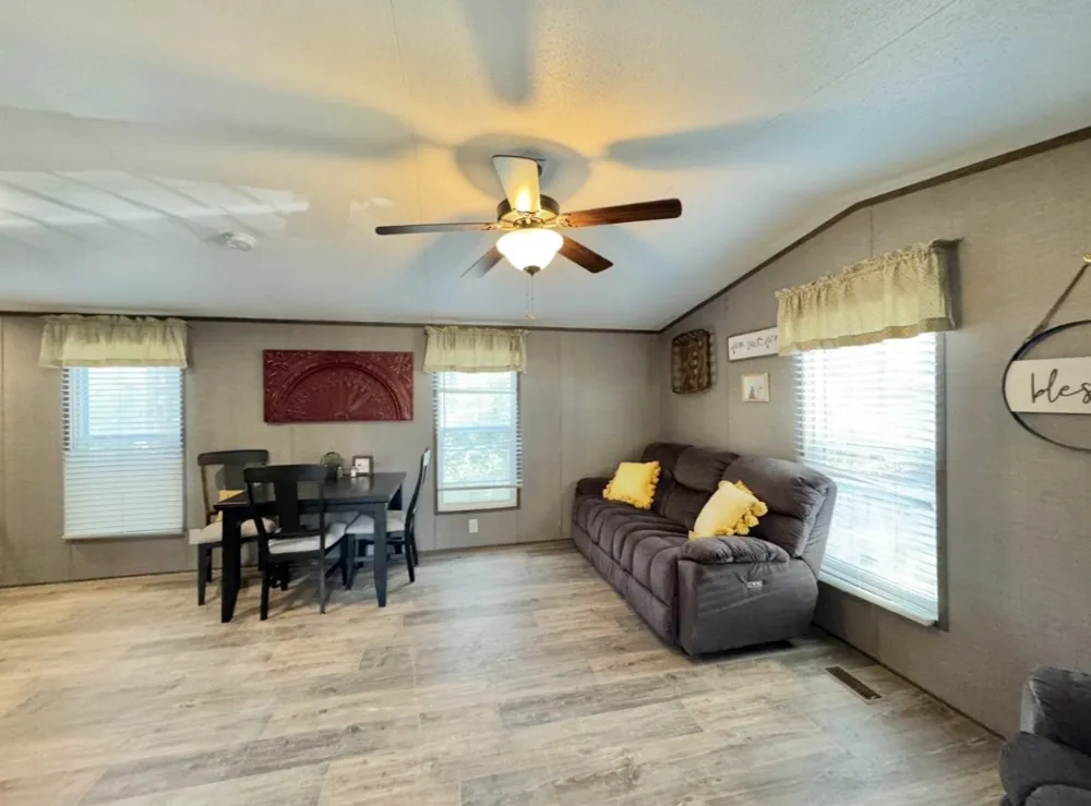 1575 County Road B Road Lexington, TX 78947