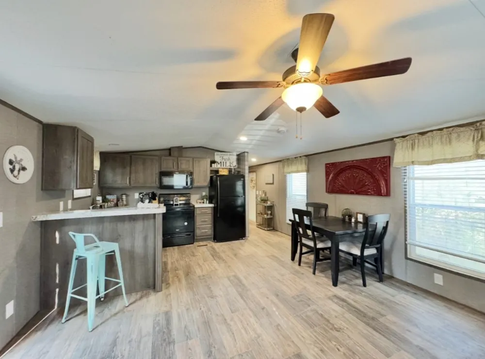 1575 County Road B Road Lexington, TX 78947