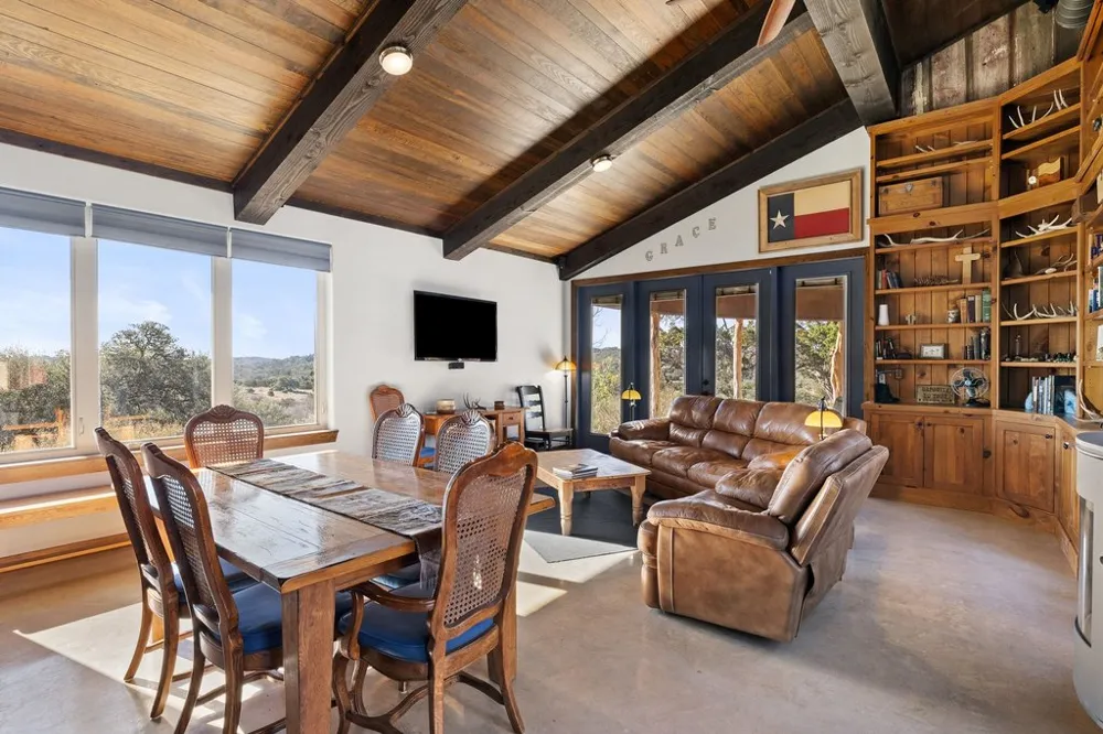 1292 Upper Turtle Creek Road Kerrville, TX 78028
