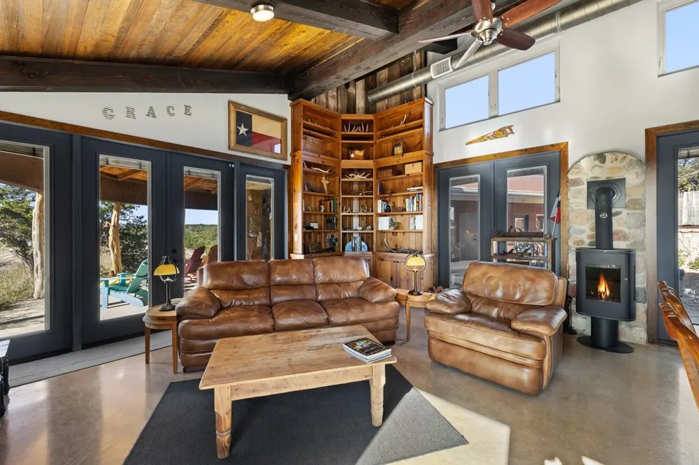 1292 Upper Turtle Creek Road Kerrville, TX 78028
