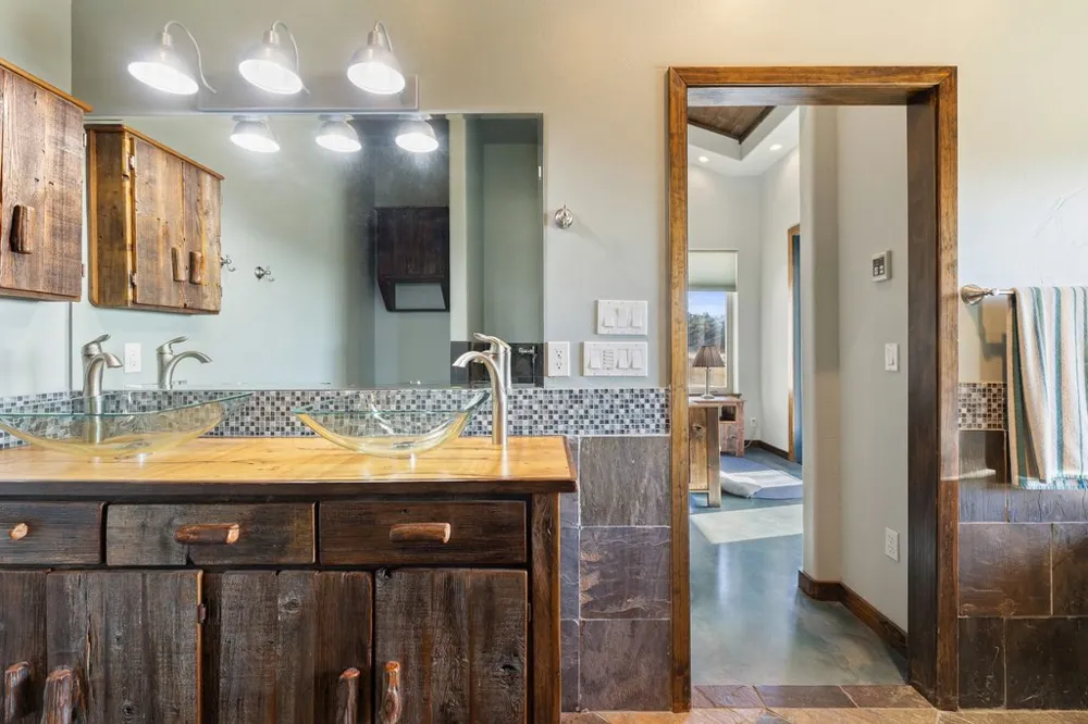 1292 Upper Turtle Creek Road Kerrville, TX 78028