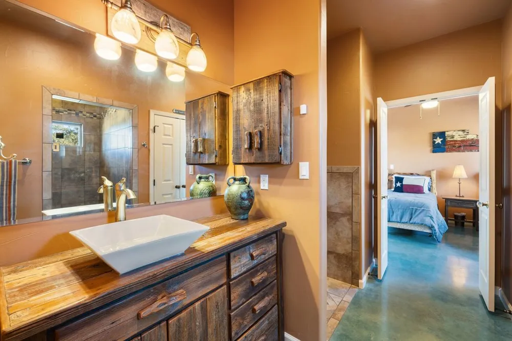 1292 Upper Turtle Creek Road Kerrville, TX 78028