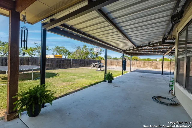 1038 Avenue H Poteet, TX 78065