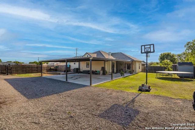 1038 Avenue H Poteet, TX 78065