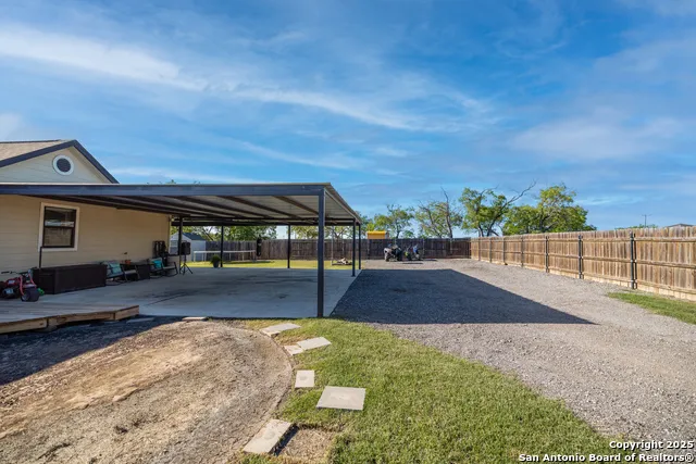 1038 Avenue H Poteet, TX 78065