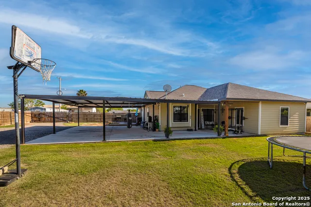 1038 Avenue H Poteet, TX 78065