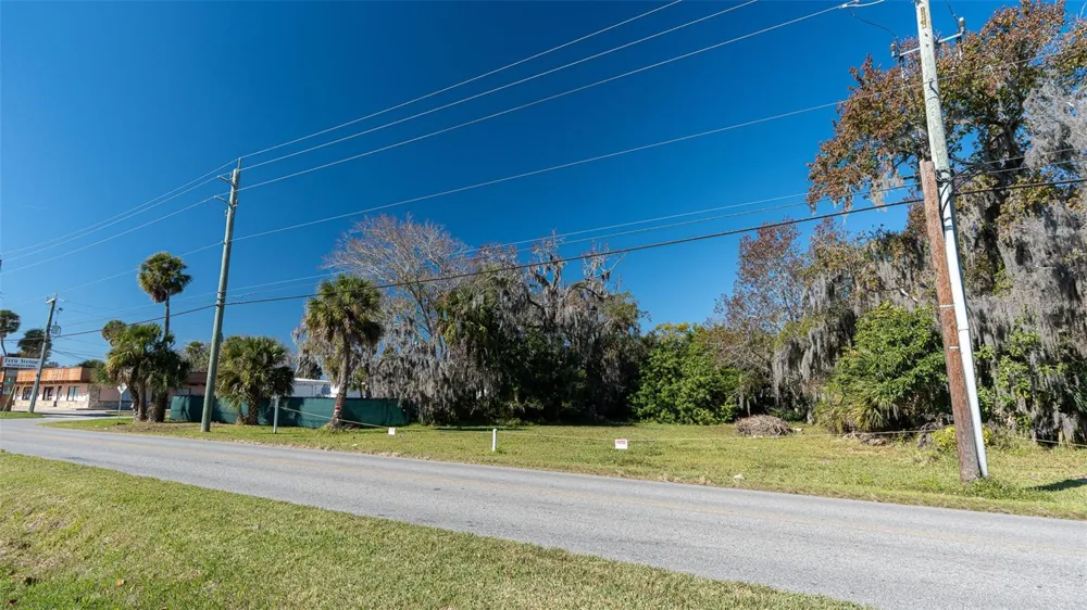 818 6TH STREET Daytona Beach, FL 32117