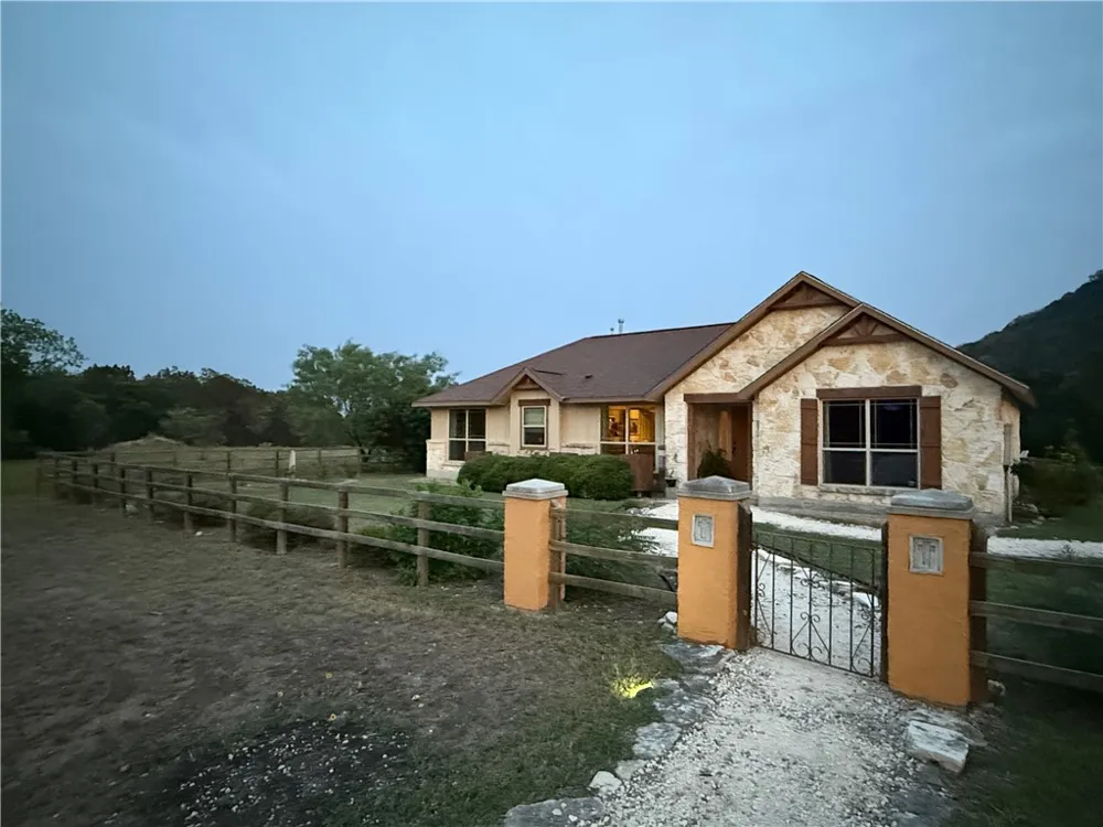 28799 US Highway 83 Concan, TX 78838