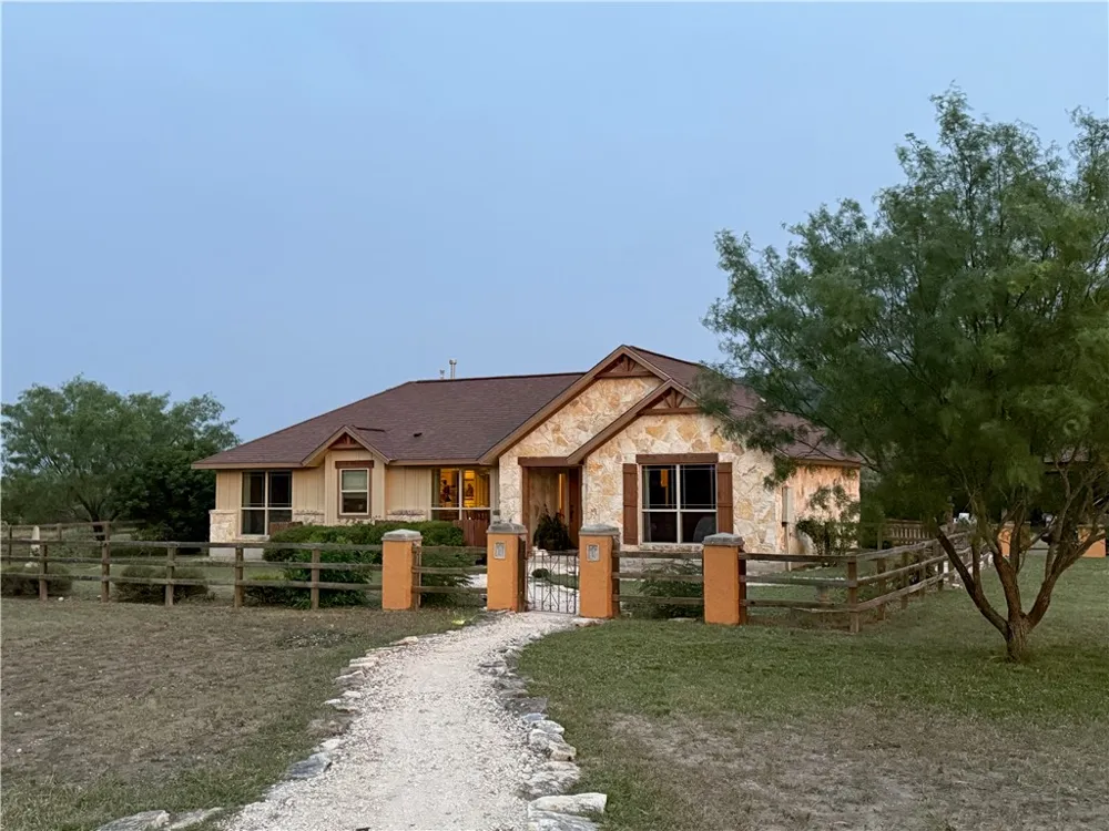 28799 US Highway 83 Concan, TX 78838