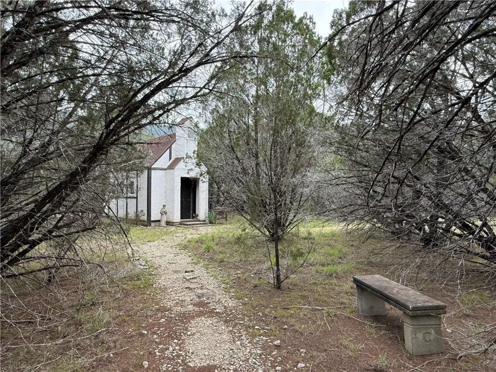 28799 US Highway 83 Concan, TX 78838
