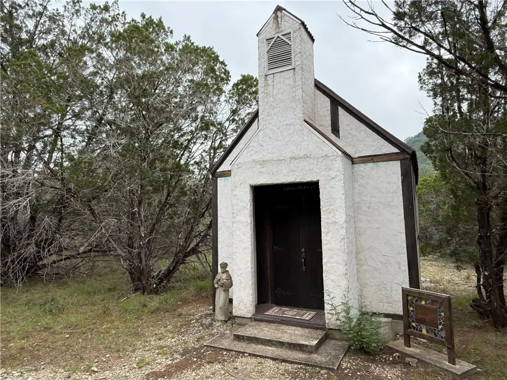 28799 US Highway 83 Concan, TX 78838