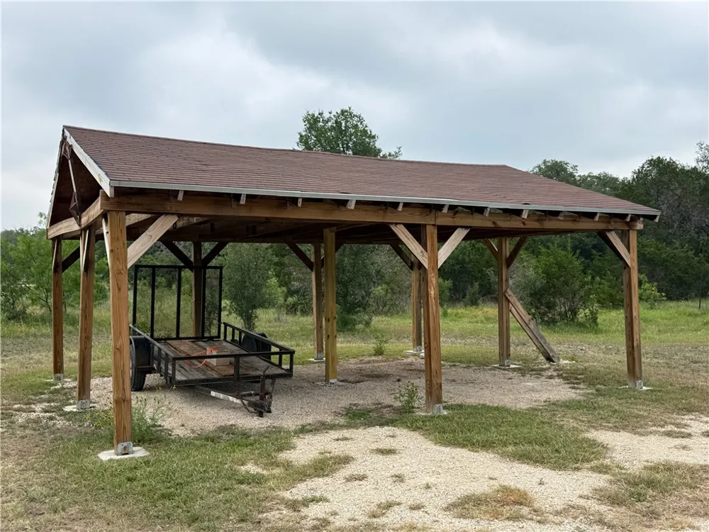 28799 US Highway 83 Concan, TX 78838