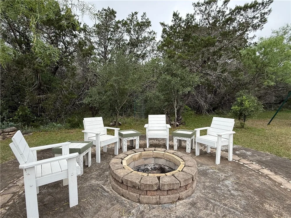 28799 US Highway 83 Concan, TX 78838