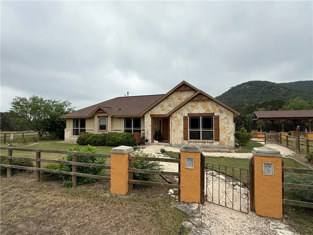28799 US Highway 83 Concan, TX 78838