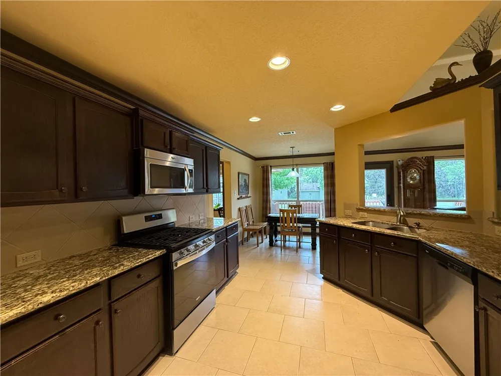 28799 US Highway 83 Concan, TX 78838