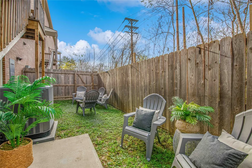 206 Tarrow Street College Station, TX 77840