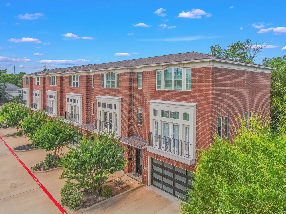 206 Tarrow Street College Station, TX 77840