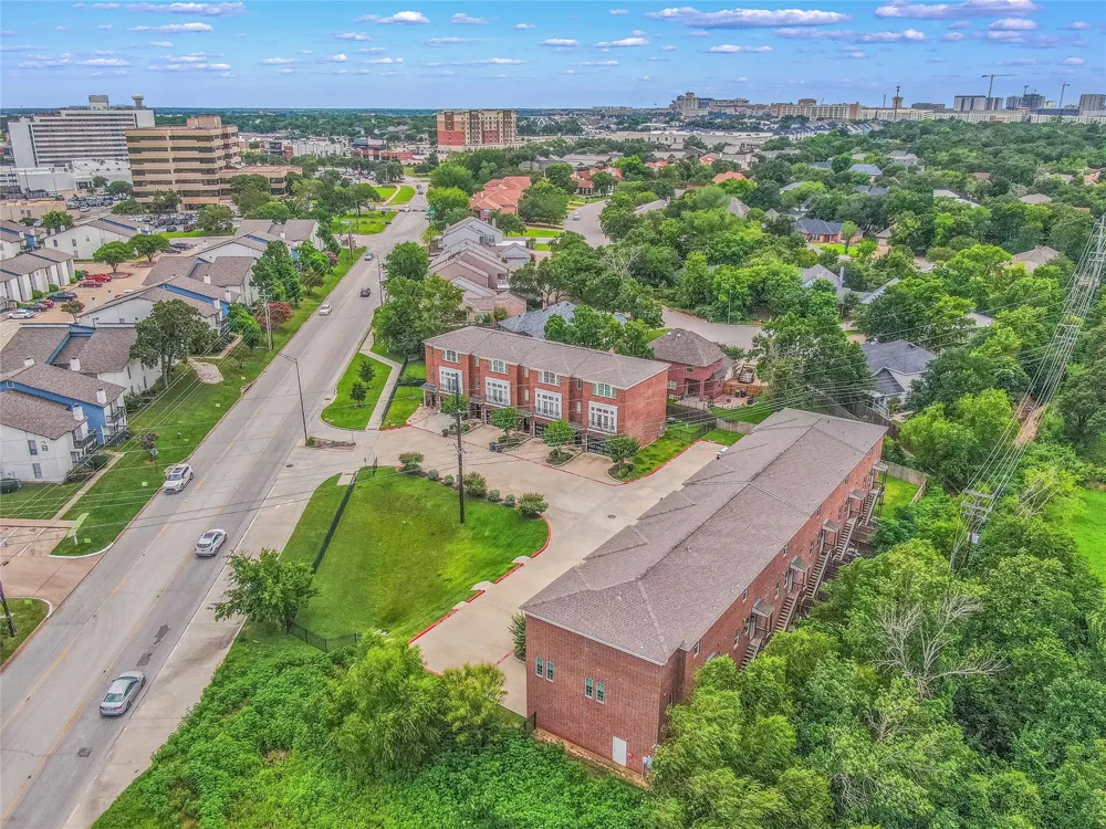206 Tarrow Street College Station, TX 77840